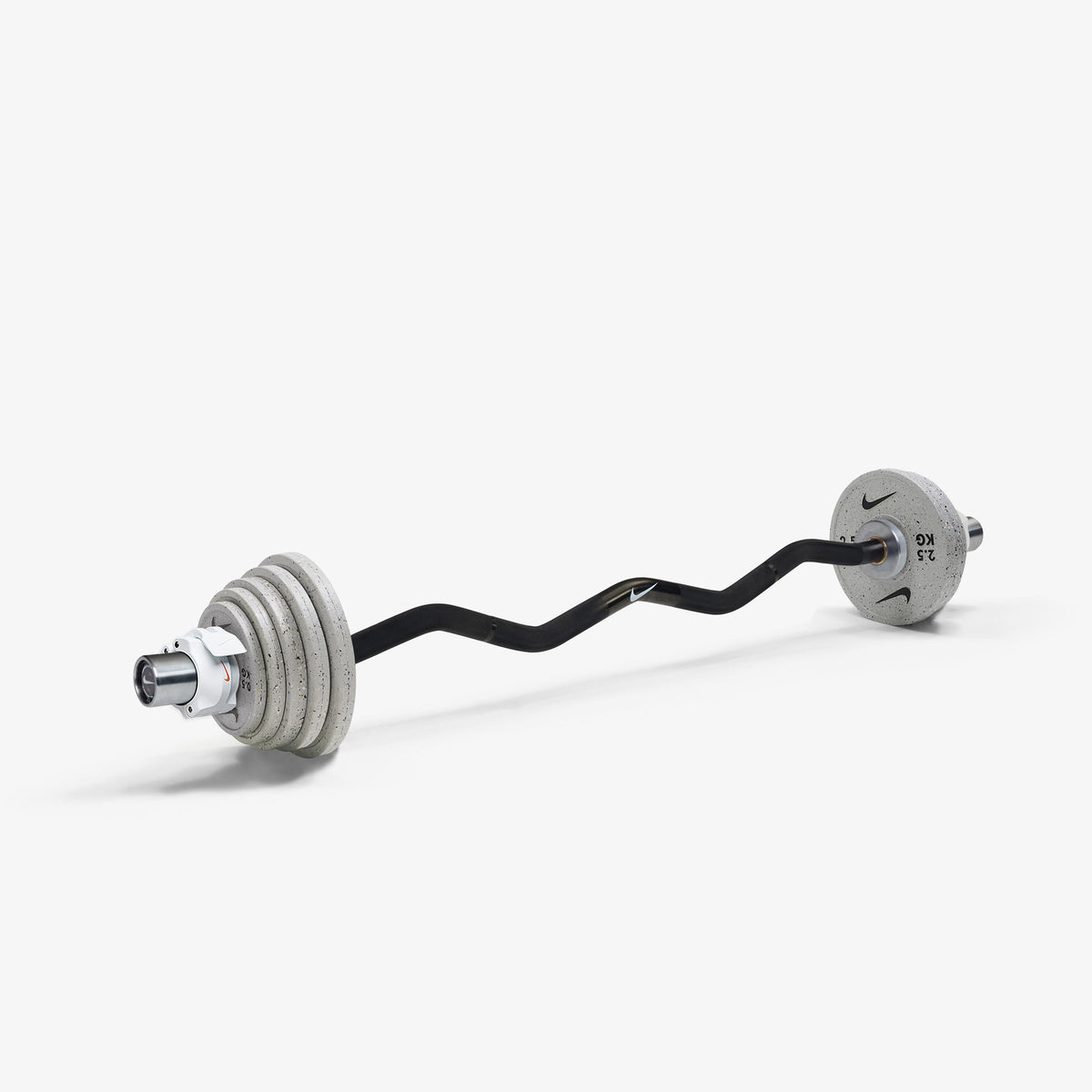 Nike Curl Bar - Black / Nike Grind Change Plates (0.5 - 2.5 kg pairs) / White/Orange