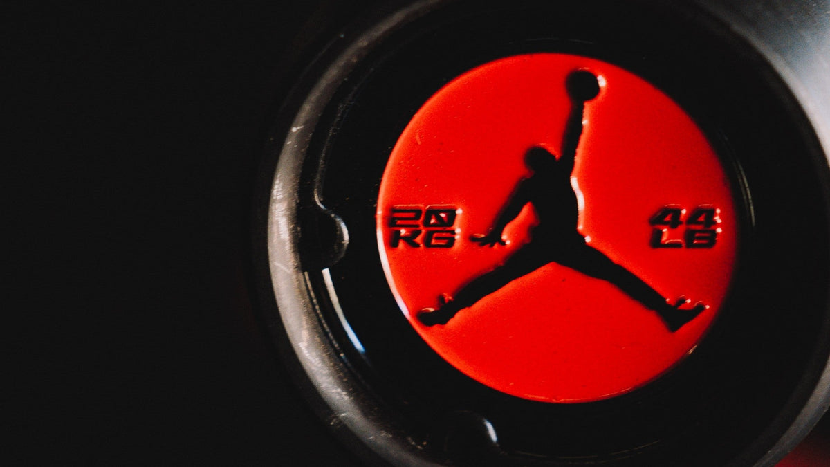 Jordan Strength Shield Barbell 20 kg - Jumpman End Cap