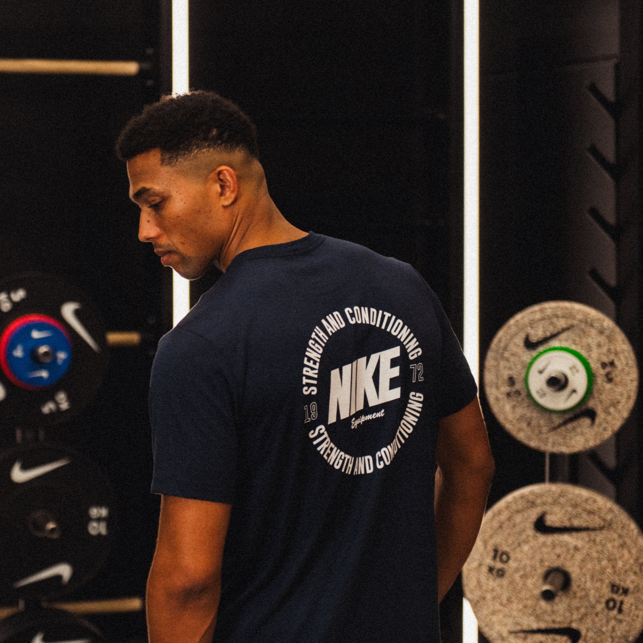 nike gym t shirt men's sale