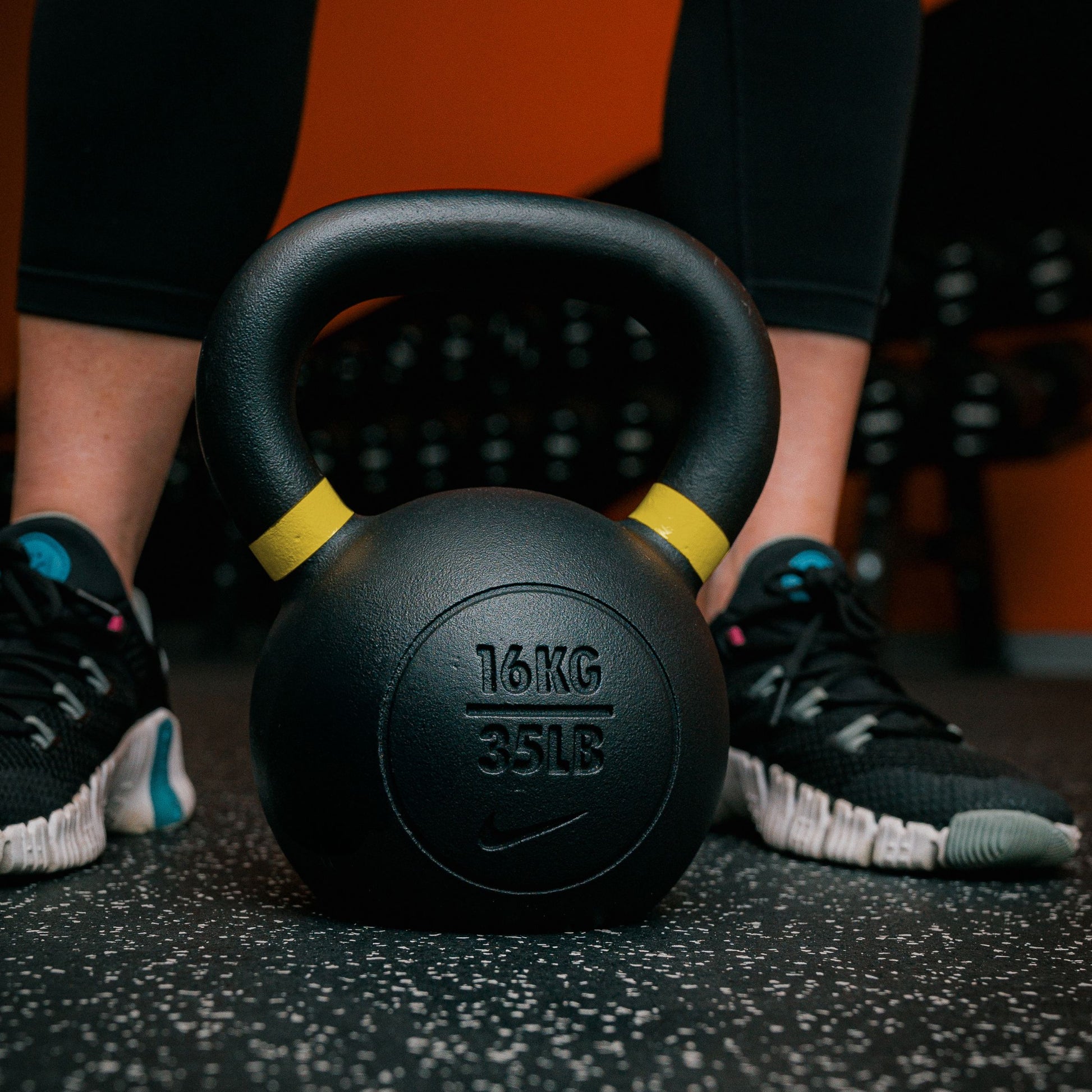Cast Iron - Black / 16-20-24kg